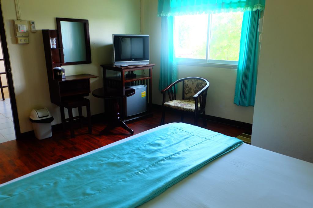J-Safe Guesthouse Сукотай Екстериор снимка