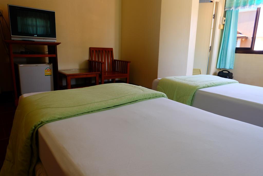 J-Safe Guesthouse Сукотай Екстериор снимка