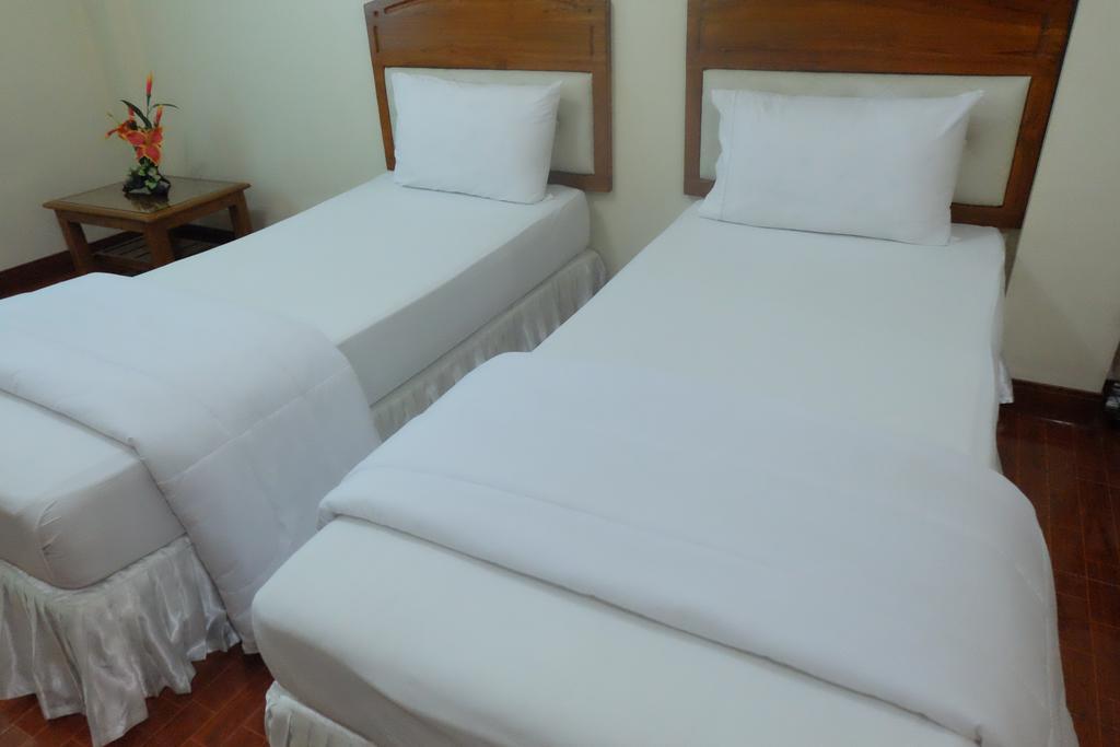 J-Safe Guesthouse Сукотай Екстериор снимка